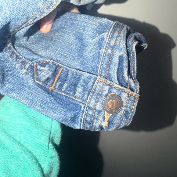 🚨Hollister Women's Light Blue Jean Jacket Size Medium - Picture 6 of 8